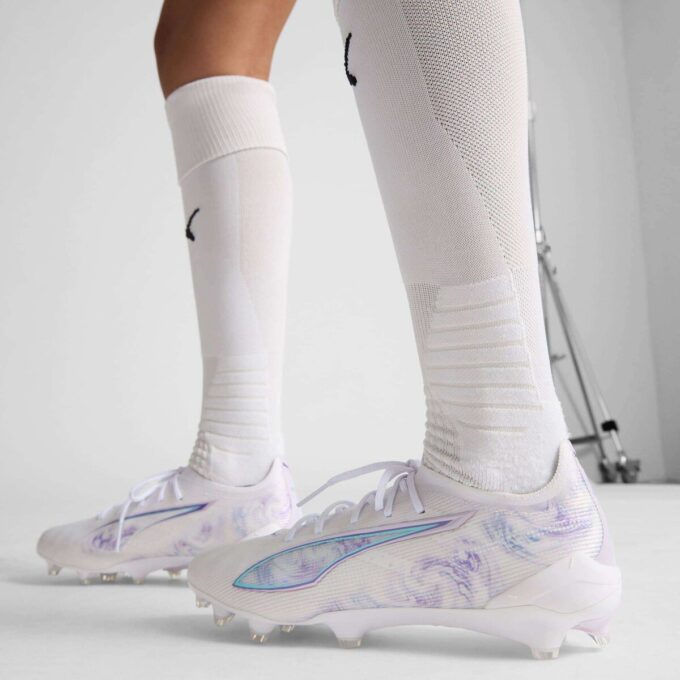 Botas de fútbol para mujer ULTRA 5 ULTIMATE BRILLIANCE para terreno firme
