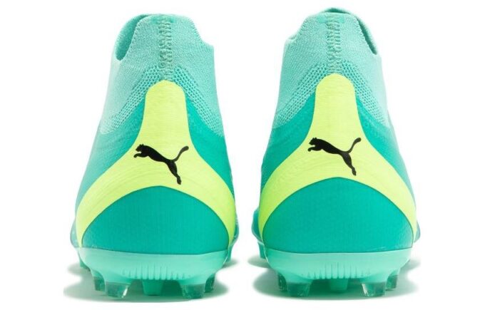 Botas de fútbol profesionales Ultra Pro MG «Menta Eléctrica»
