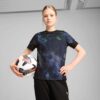 Camiseta Chasing the Dream para niños grandes de PUMA x CHRISTIAN PULISIC Camiseta Chasing the Dream para niños grandes de PUMA x CHRISTIAN PULISIC