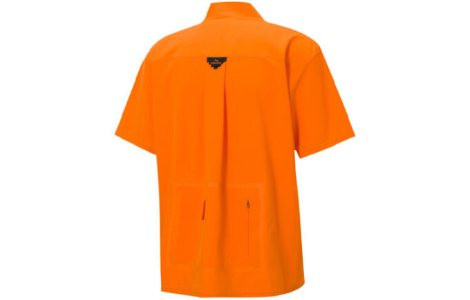 Camiseta de manga corta con cuello en V y gráfico PUMA x Pronounce «Naranja y negro»