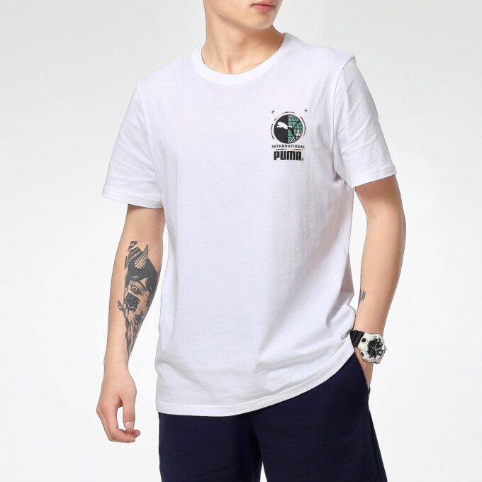 Camiseta de manga corta con estampado fotográfico de grafiti «Blanco, azul y rojo»
