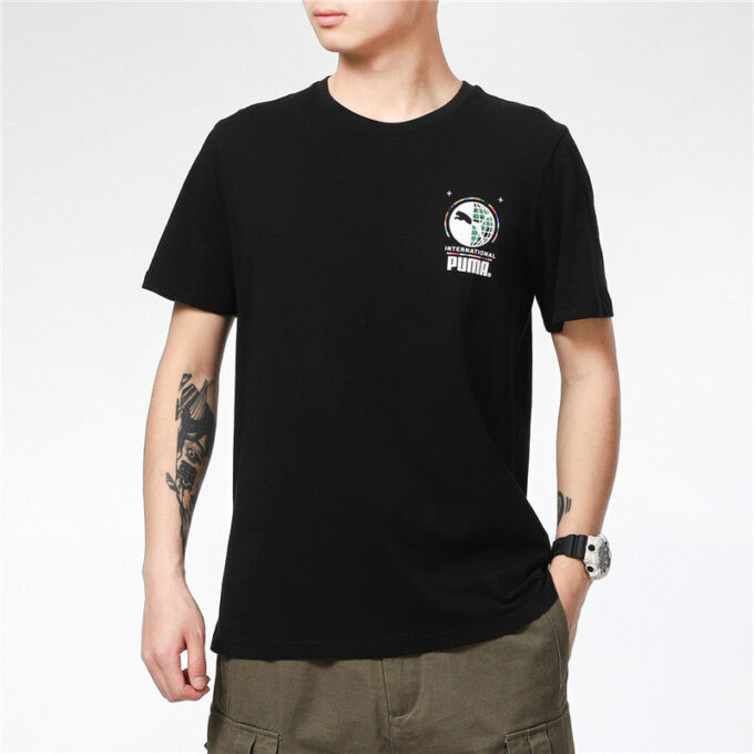 Camiseta de manga corta con estampado fotográfico de grafiti «Negro, azul y rojo»