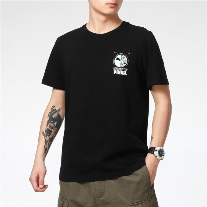 Camiseta de manga corta con estampado fotográfico de grafiti «Negro, azul y rojo»