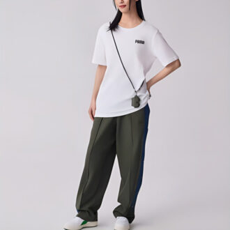 Camiseta Essentials con logo pequeño «Blanca»