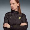 Chaqueta premium para mujer de la Scuderia Ferrari