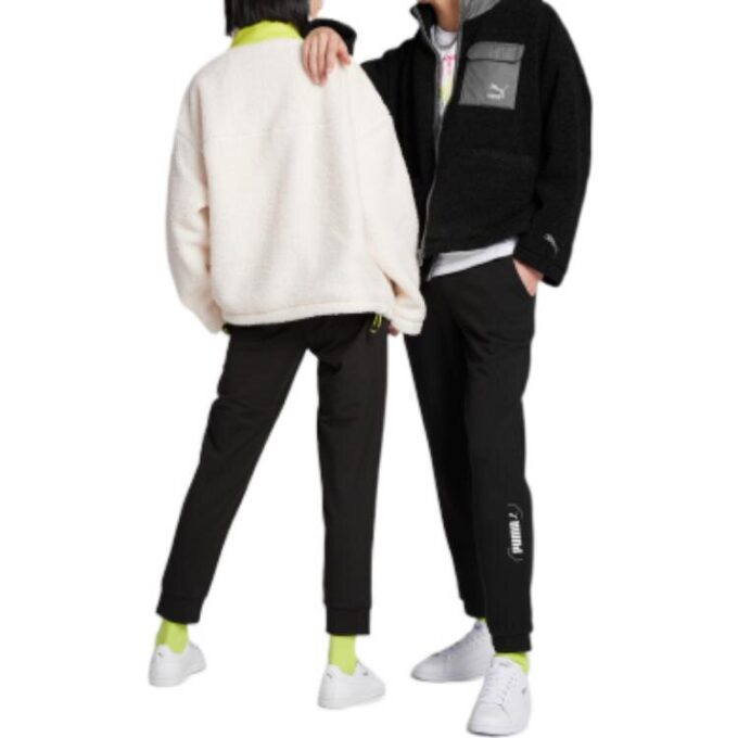 Chaqueta Sherpa con bolsillo de parche «Negra»