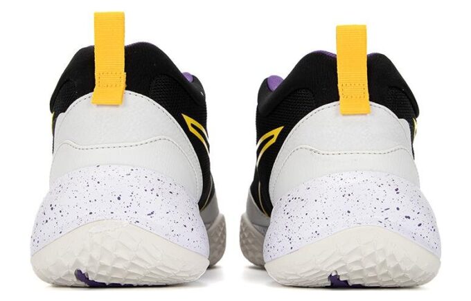 El creador de juego «Spray Lakers»