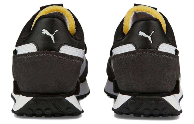 Future Rider juega con «Black»