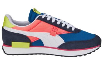 Future Rider juega en «Lake Blue Pink»