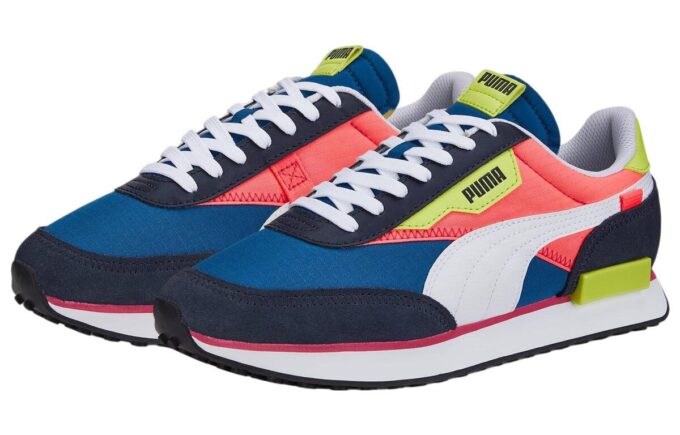 Future Rider juega en «Lake Blue Pink»