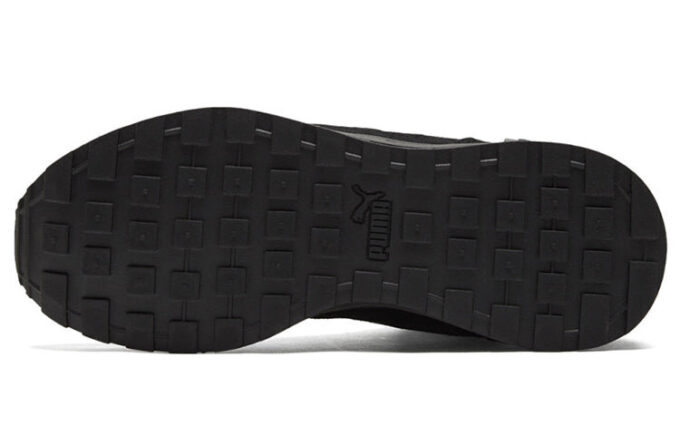 Graviton Mid «Triple Negro»