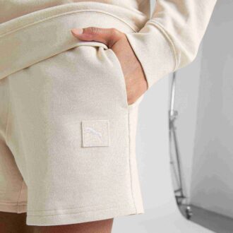 Pantalones cortos de tiro medio de 13 cm para mujer de Elevated Essentials