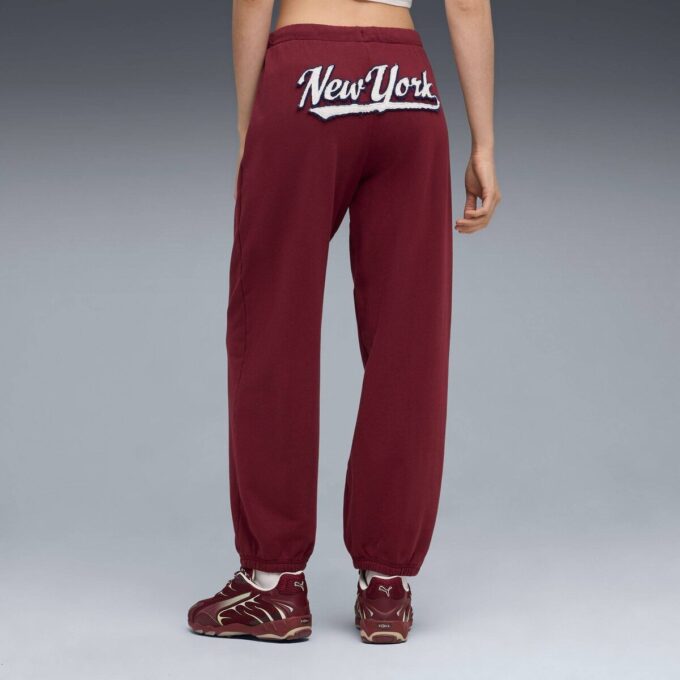 Pantalones deportivos extragrandes para mujer PUMA x NYC Pantalones deportivos extragrandes para mujer PUMA x NYC