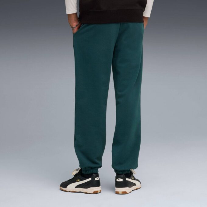 Pantalones deportivos holgados para hombre: básicos de armario