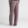 Pantalones rectos con estampado animal Essentials para mujer