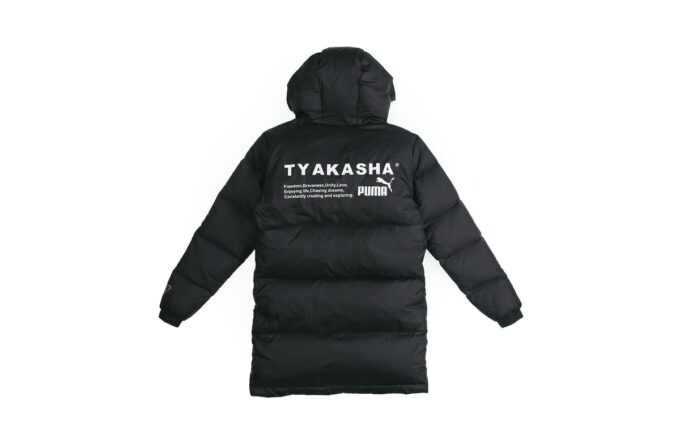 Parka de plumas PUMA x Tyakasha «Negro y blanco»