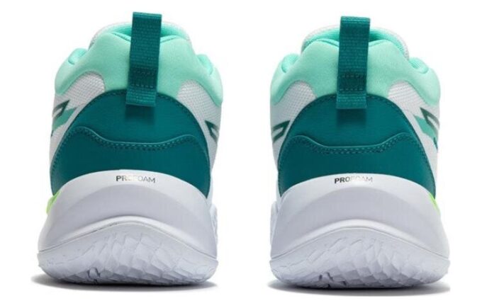 Playmaker Pro Mid «Blanco y verde azulado»