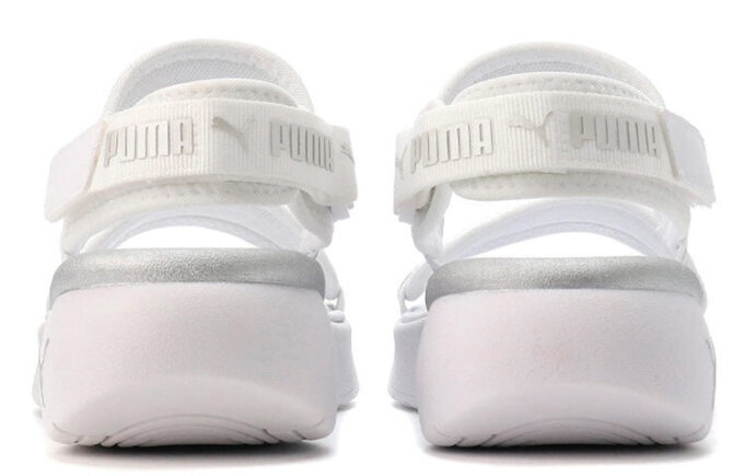 Sandalia deportiva para mujer «Blanco metalizado plateado»