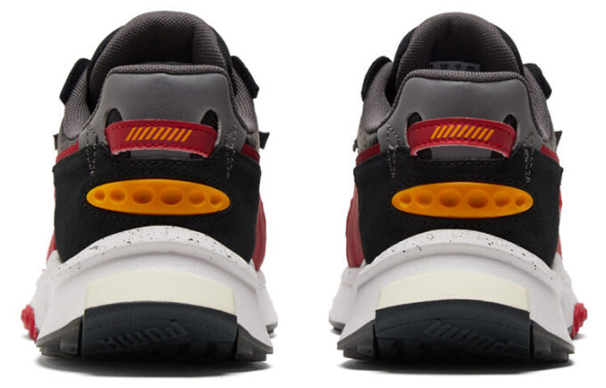 Scuderia Ferrari x Wild Rider «Negro Rosso Corsa»