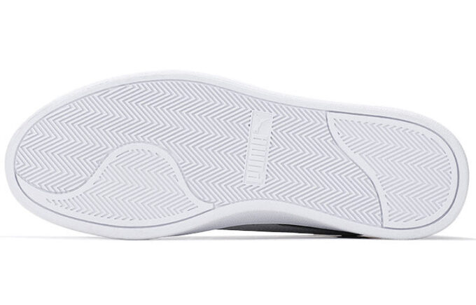 Shuffle Mid WTR «Negro, blanco, equipo dorado»