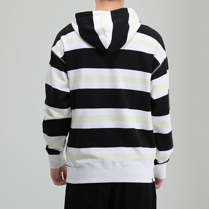 Sudadera con capucha a rayas del centro de la ciudad «Negro, blanco y verde»