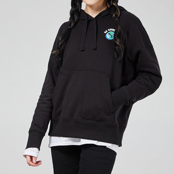 Sudadera con capucha Downtown Graphic «Negro, azul y rosa» (WMNS)