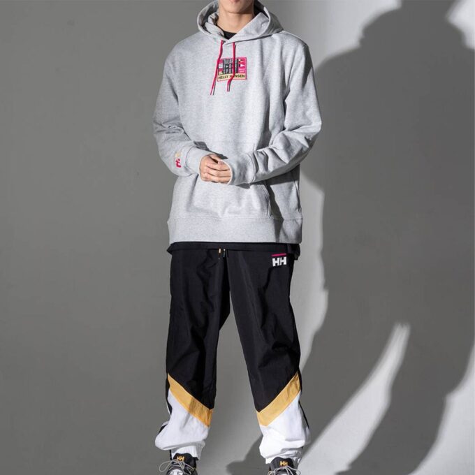 Sudadera con capucha PUMA x Helly Hansen «Gris y roja»