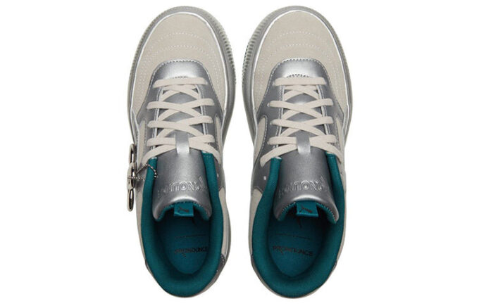 (WMNS) Pronuncia x Suede Mayu 2 «Silver Ultra Violet»