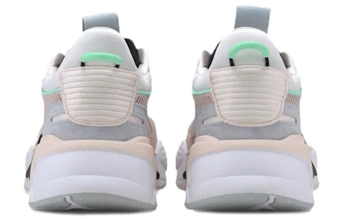 (WMNS) RS-X reinventa el «Agua de rosas»
