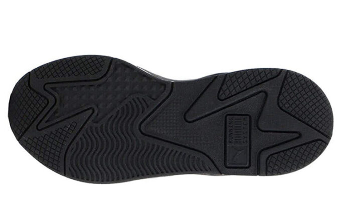 (WMNS) RS-X reinventa el «blanco y negro»