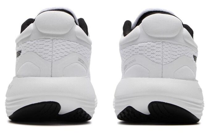 Zapatillas de running Scend Pro «Blanco y negro»