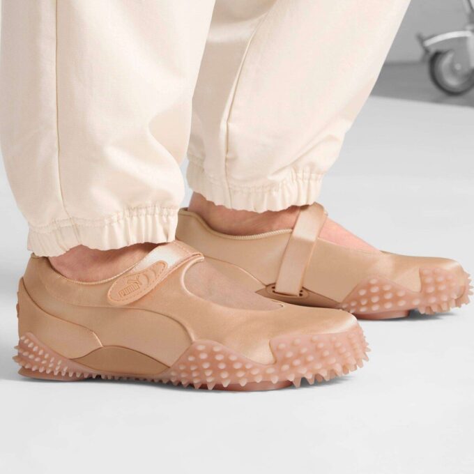 Zapatillas deportivas de satén para mujer Mostro Fey Zapatillas deportivas de satén para mujer Mostro Fey